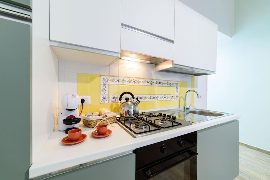 Stazione Treni - Wi-Fi & Netflix Cozy Space Apartment ซาแลร์โน ภายนอก รูปภาพ