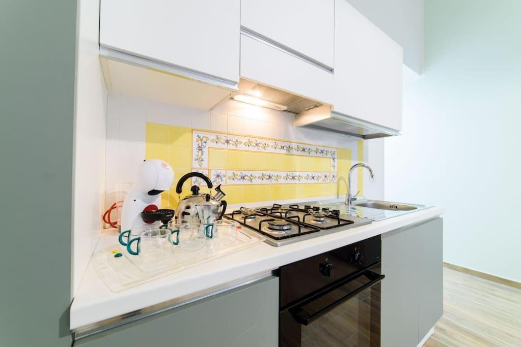 Stazione Treni - Wi-Fi & Netflix Cozy Space Apartment ซาแลร์โน ภายนอก รูปภาพ