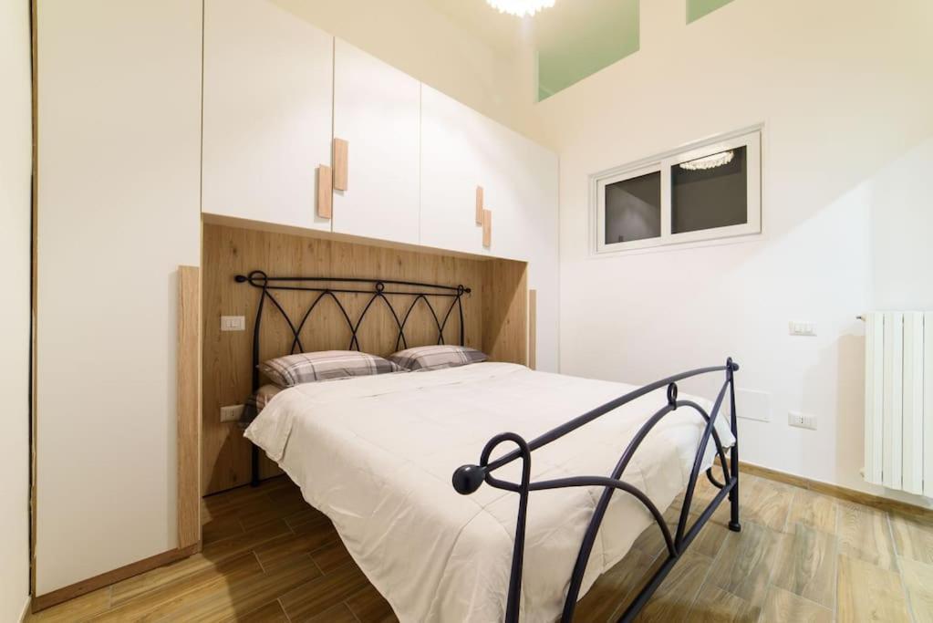 Stazione Treni - Wi-Fi & Netflix Cozy Space Apartment ซาแลร์โน ภายนอก รูปภาพ