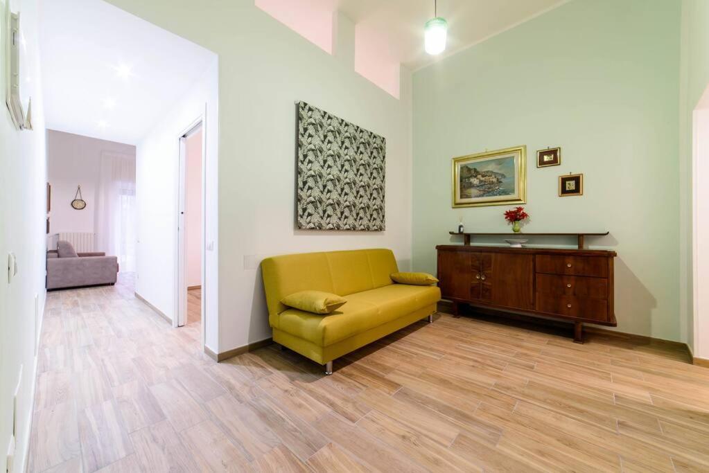Stazione Treni - Wi-Fi & Netflix Cozy Space Apartment ซาแลร์โน ภายนอก รูปภาพ