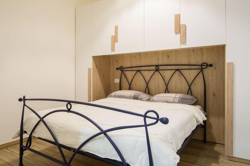 Stazione Treni - Wi-Fi & Netflix Cozy Space Apartment ซาแลร์โน ภายนอก รูปภาพ